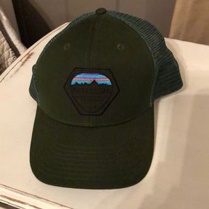 Green patagonia hat! New!